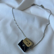 Load image into Gallery viewer, Collar Sobre con mensaje; te quiero mama Silver - El jardín de las joyas
