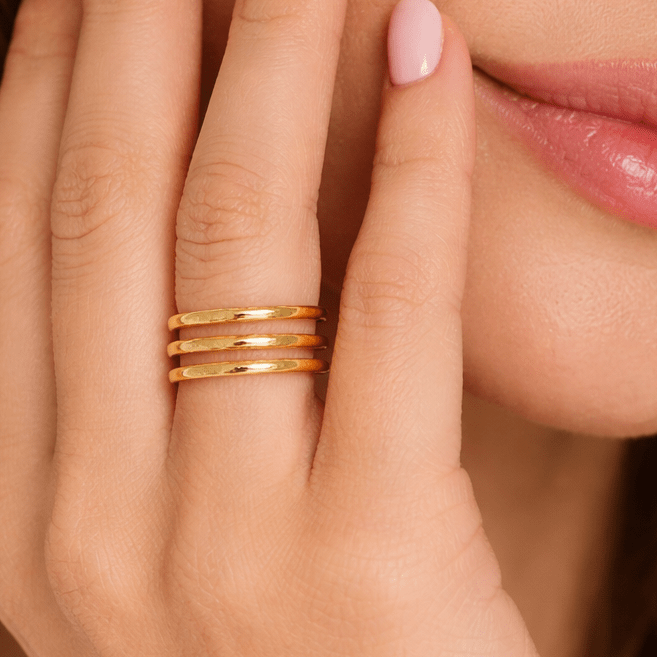 Anillo Triple Dorado - El jardín de las joyas