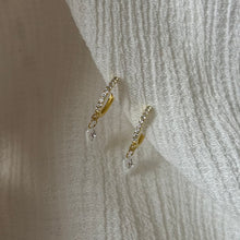 Load image into Gallery viewer, Pendientes Prisma - El jardín de las joyas