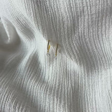 Load and play video in Gallery viewer, Pendientes Prisma