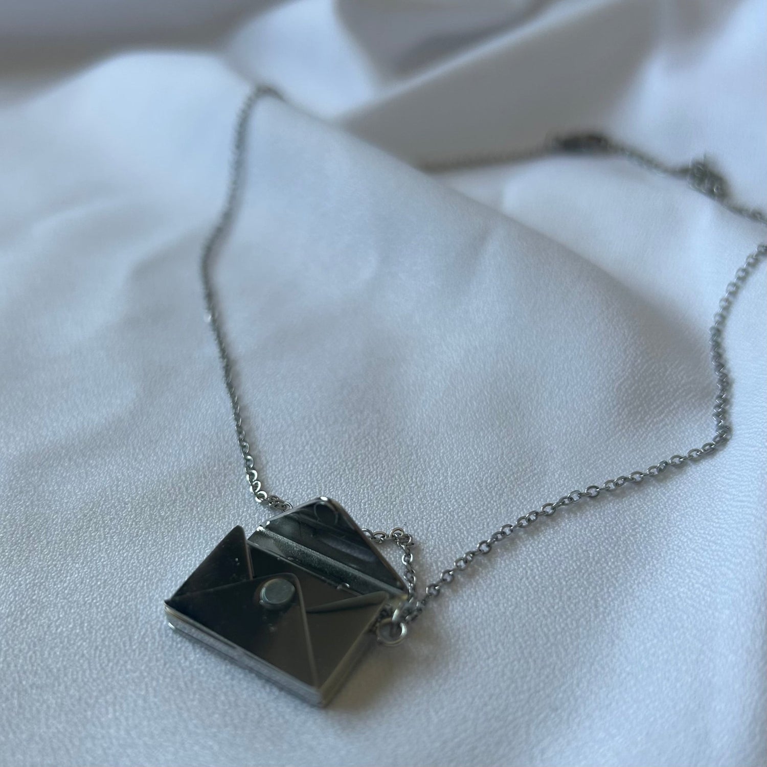 Collar Sobre con mensaje; te quiero mama Silver - El jardín de las joyas