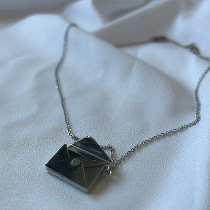 Collar Sobre con mensaje; te quiero mama Silver - El jardín de las joyas