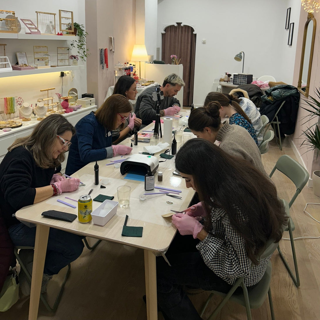 Taller Día 16 de Enero 19:30✨ - El jardín de las joyas