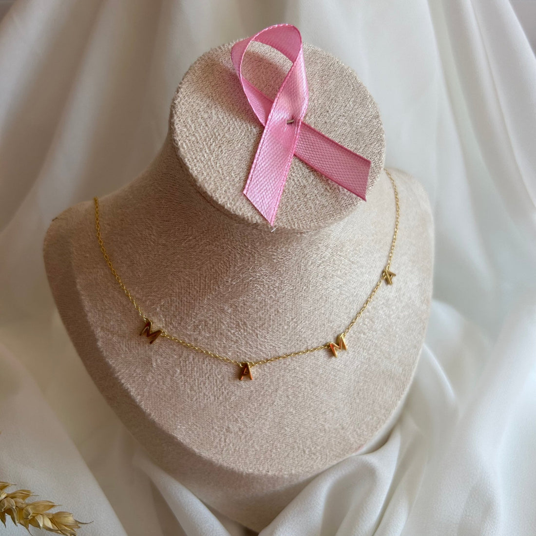 Collar mama mayúsculas Gold - El jardín de las joyas