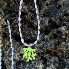 Load image into Gallery viewer, Collar Arrecife de coral 🪸 - El jardín de las joyas
