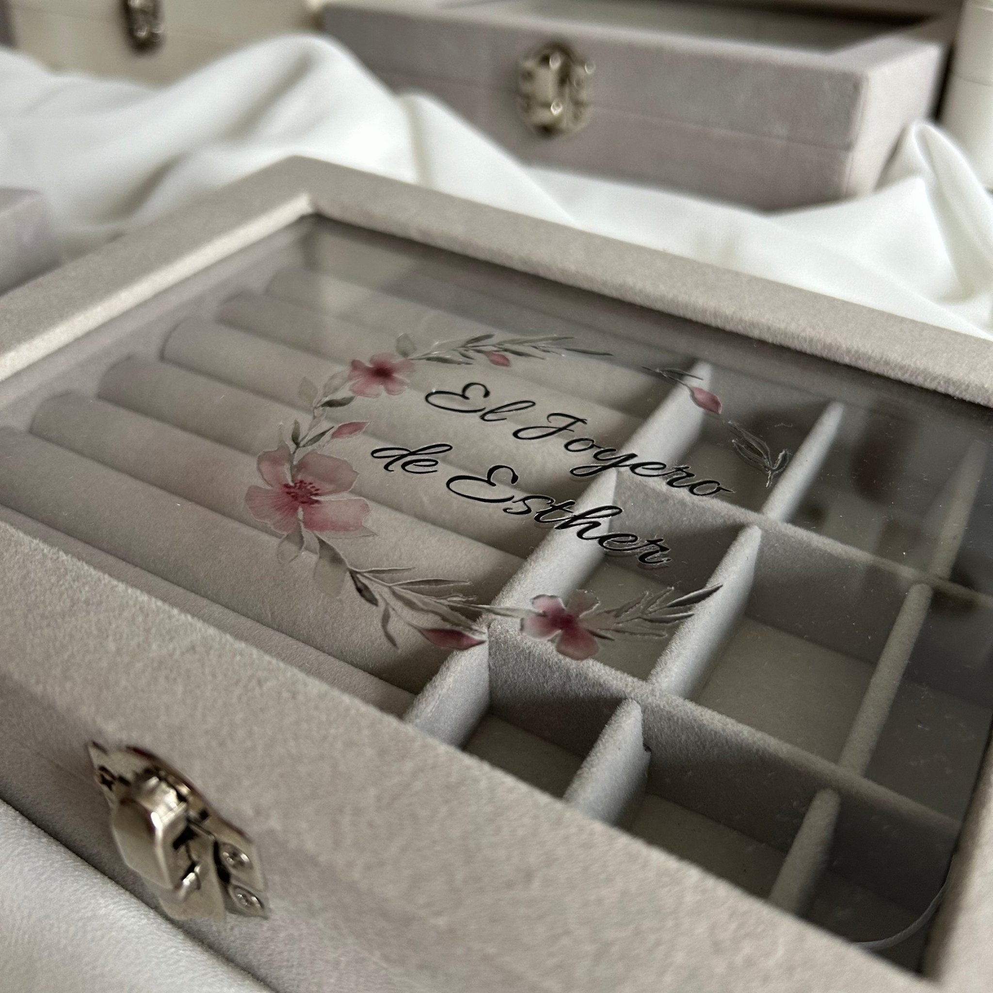 Joyero Irís Gris Personalizado - El jardín de las joyas