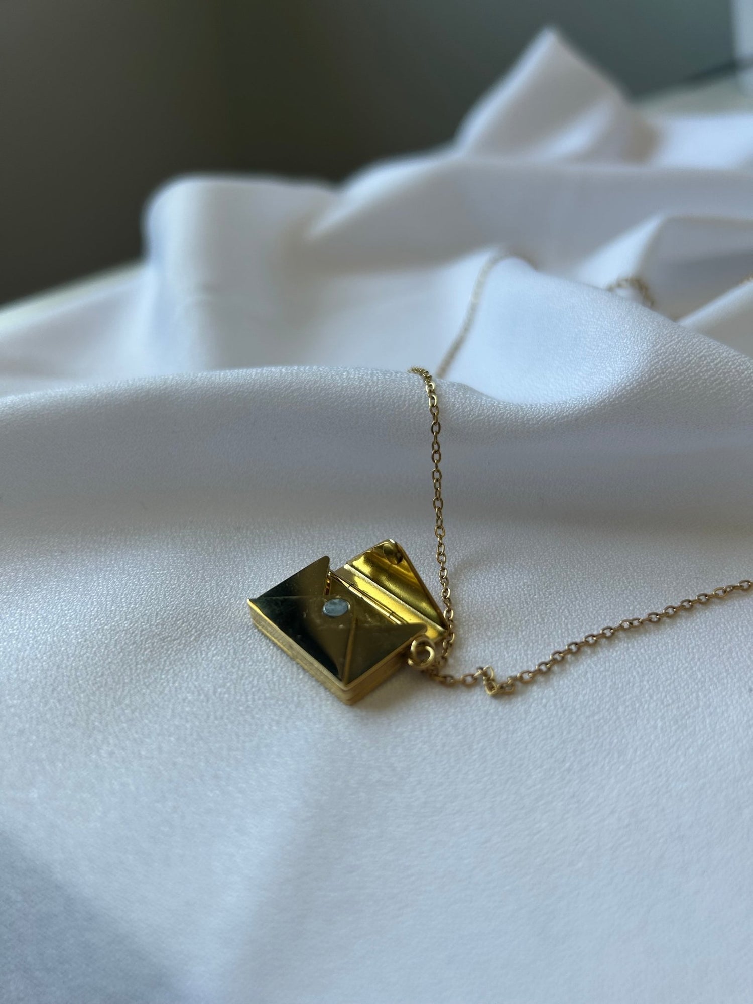 Collar Sobre con mensaje; te quiero mama Gold - El jardín de las joyas