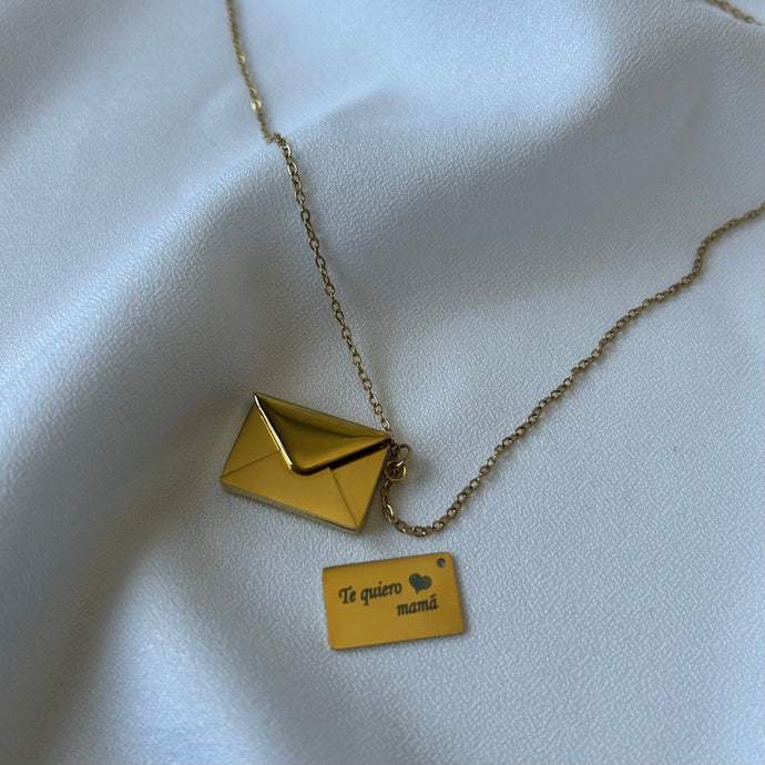 Collar Sobre con mensaje; te quiero mama Gold - El jardín de las joyas