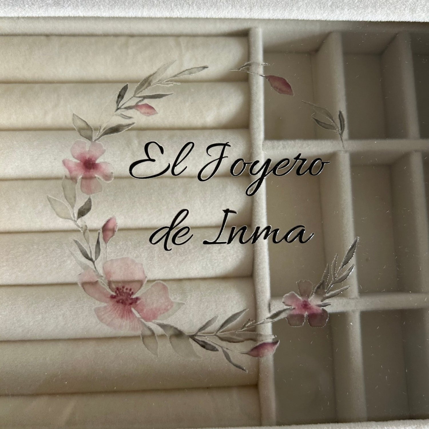 Joyero Irís Beige Personalizado - El jardín de las joyas