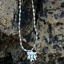 Load image into Gallery viewer, Collar Arrecife de coral 🪸 - El jardín de las joyas
