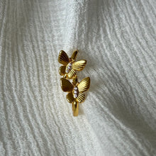 Load image into Gallery viewer, Pendientes Mariposa - El jardín de las joyas
